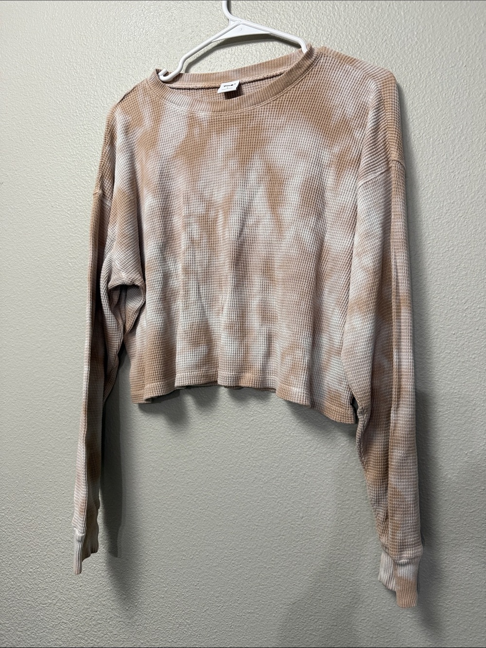 Aritzia TNA Tie-Dye Cropped Long Sleeve Top